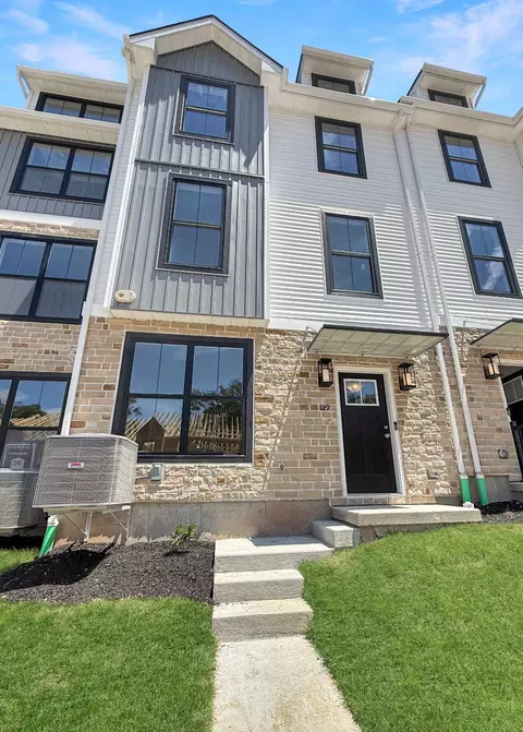 129 Cobblestone Dr #JW 4-25, Harleysville, PA 19438