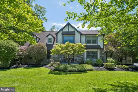 6 Locust Way, Lafayette Hill, PA 19444