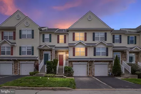 329 Glenn Rose Cir #king, King Of Prussia, PA 19406