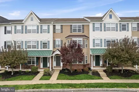 2026 Berkeley Dr, Pennsburg, PA 18073