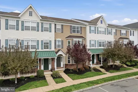 2026 Berkeley Dr, Pennsburg, PA 18073