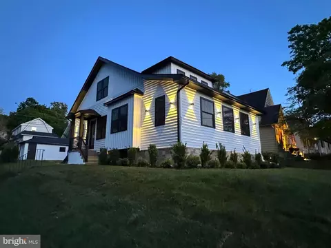 222 Runnymede Ave, Jenkintown, PA 19046