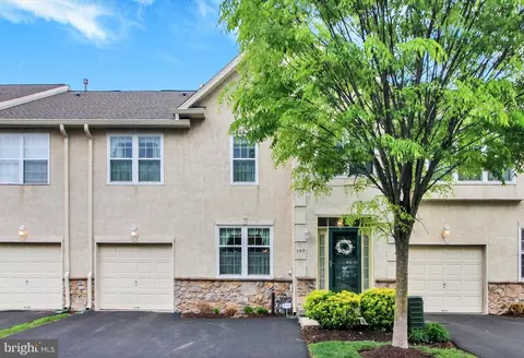 107 Castle Dr, North Wales, PA 19454