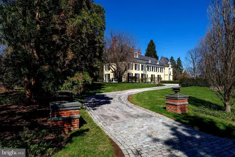 1122 Brynlawn Rd, Villanova, PA 19085