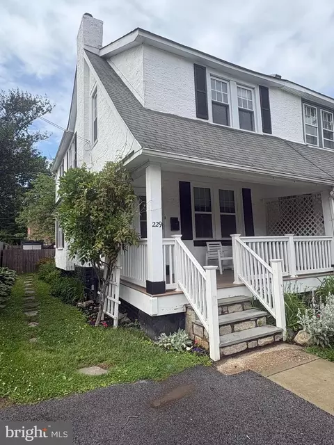229 Wayne Ave, Narberth, PA 19072