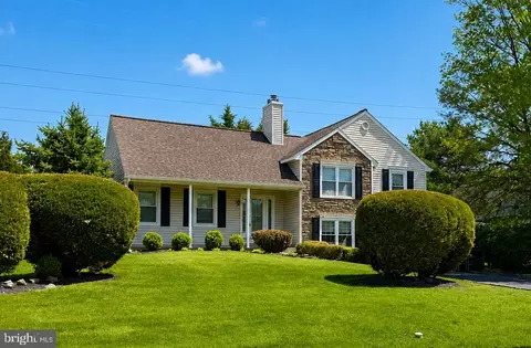 247 Winchester Dr, Horsham, PA 19044