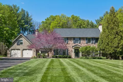 2 Hedgerow Dr, Spring House, PA 19477