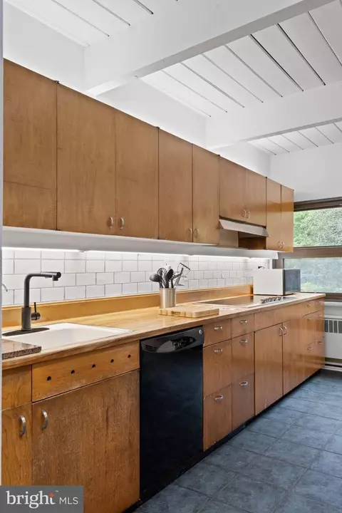 Kitchen - 418 Randall Rd, Wyncote, PA 19095 photo 6 of 8