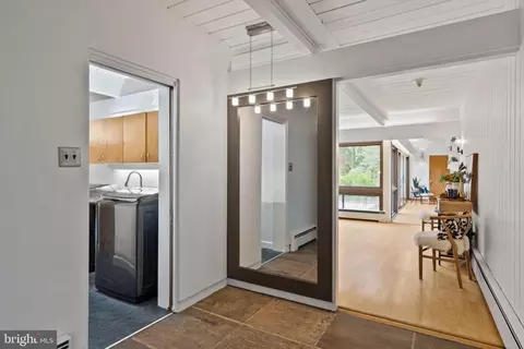 Entry Way - 418 Randall Rd, Wyncote, PA 19095 photo 5 of 9