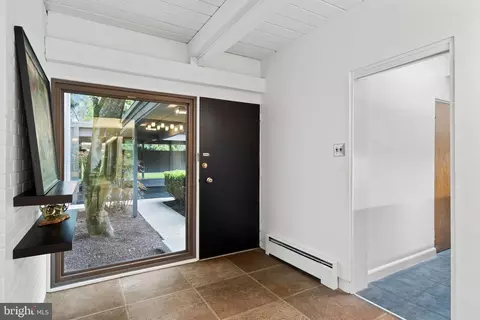 Entry Way - 418 Randall Rd, Wyncote, PA 19095 photo 3 of 9