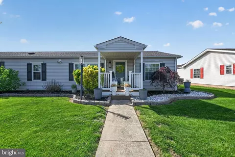102 Daisy Ln, Royersford, PA 19468