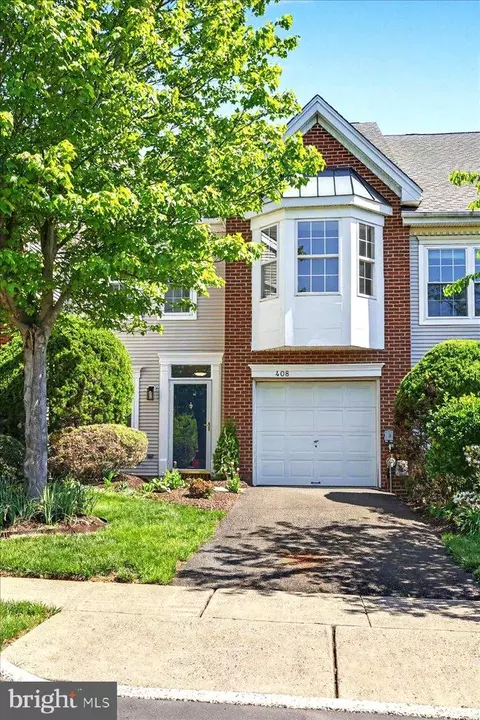 408 Aqueduct Dr #north, North Wales, PA 19454