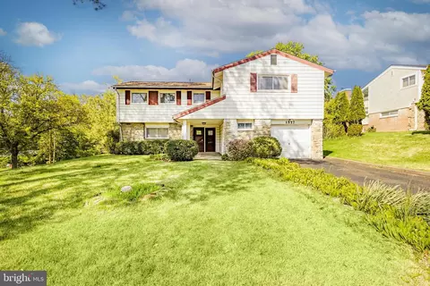 1517 Thornberry Rd, Wyncote, PA 19095