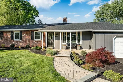 9 Acoma Ln, Collegeville, PA 19426