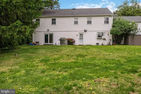 Exterior - 330 Bent Rd, Wyncote, PA 19095 photo 4 of 9