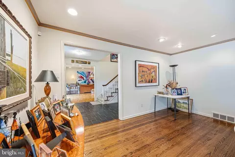 Entry Way - 330 Bent Rd, Wyncote, PA 19095 photo 6 of 9