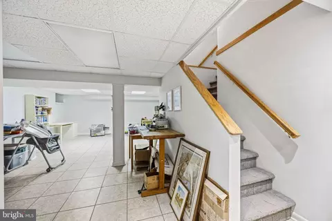 Entry Way - 330 Bent Rd, Wyncote, PA 19095 photo 8 of 9
