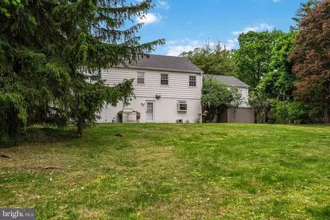 Exterior - 330 Bent Rd, Wyncote, PA 19095 photo 5 of 9