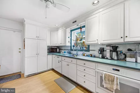 Kitchen - 330 Bent Rd, Wyncote, PA 19095 photo 3 of 3