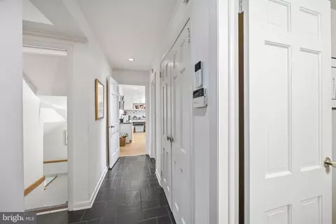 Entry Way - 330 Bent Rd, Wyncote, PA 19095 photo 5 of 9