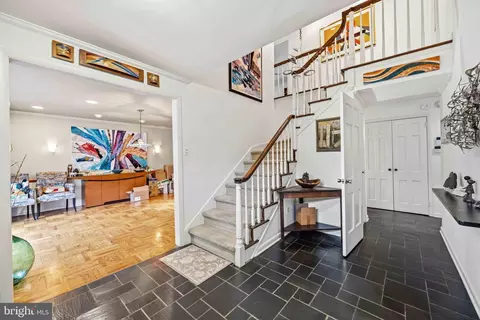 Entry Way - 330 Bent Rd, Wyncote, PA 19095 photo 3 of 9