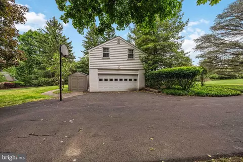 Exterior - 330 Bent Rd, Wyncote, PA 19095 photo 8 of 9