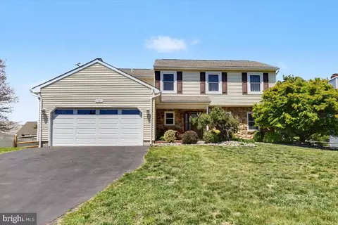 2245 Donna Ln, Pottstown, PA 19464