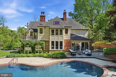 1100 Green Valley Rd, Bryn Mawr, PA 19010