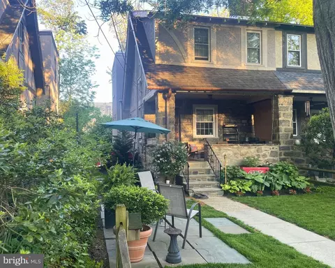 21 Chatham Rd, Ardmore, PA 19003