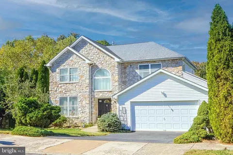 2270 Dale Rd, Huntingdon Valley, PA 19006