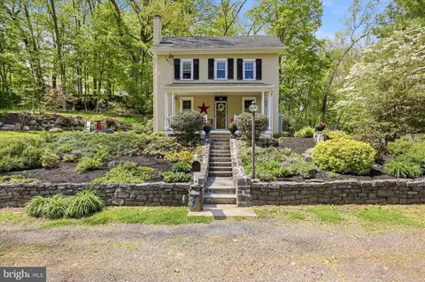 2792 Swamp Creek Rd, Green Lane, PA 18054