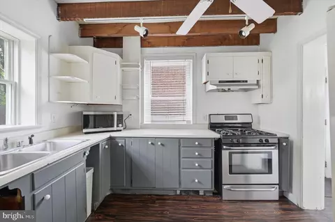 19 N Roberts Rd, Bryn Mawr, PA 19010