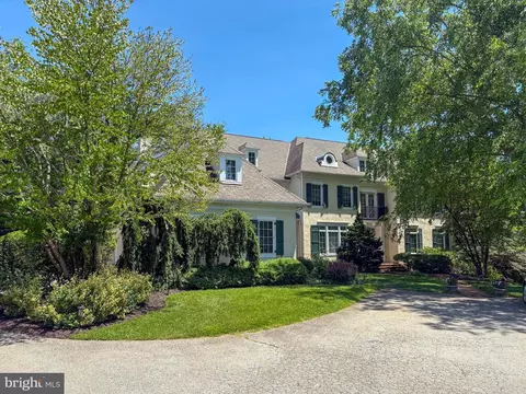 1443 Lanes End End, Villanova, PA 19085