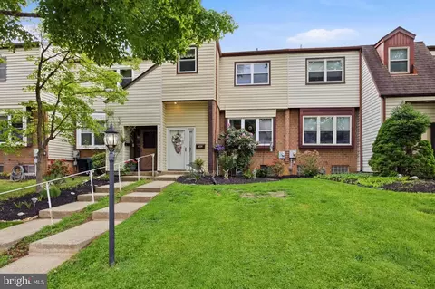 282 Birch Dr, Lafayette Hill, PA 19444
