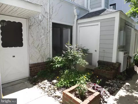 1750 Oakwood Ter #8F, Penn Valley, PA 19072