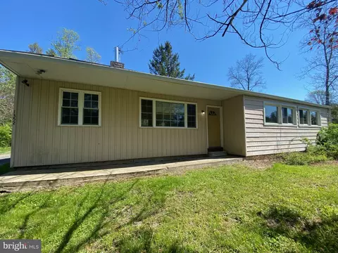 1352 Clemmers Mill Rd, Schwenksville, PA 19473