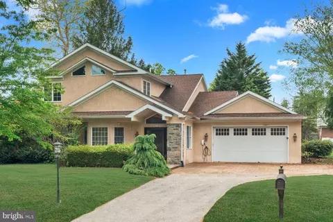 3174 Manor Rd, Huntingdon Valley, PA 19006