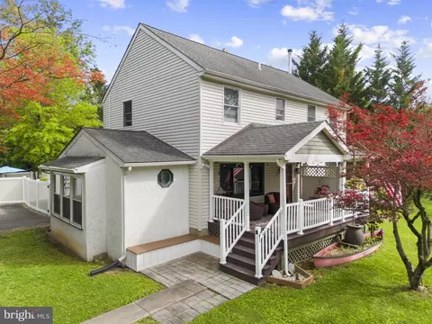 5 Maple St, North Wales, PA 19454