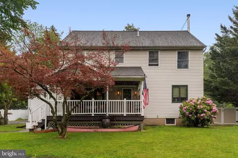 5 Maple St, North Wales, PA 19454