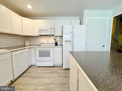 Kitchen - 4156 E Campbell Rd E, Pennsburg, PA 18073 photo 1 of 3