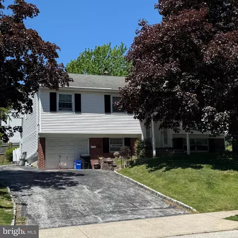 1701 Monterey Dr, Plymouth Meeting, PA 19462