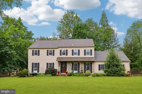 484 Mockingbird Ln, Collegeville, PA 19426