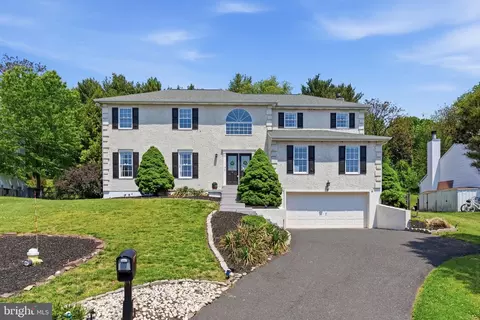 2406 Donna Ln, Pottstown, PA 19464