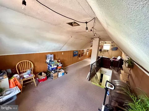Entry Way - 6 James Rd, Hatboro, PA 19040 photo 2 of 3