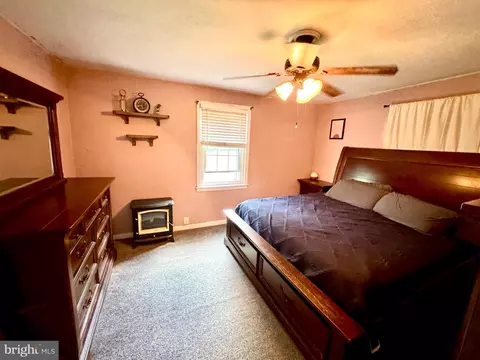 Bedroom - 6 James Rd, Hatboro, PA 19040 photo 1 of 4