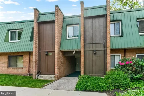 810 Meadowview Ln #810, Mont Clare, PA 19453