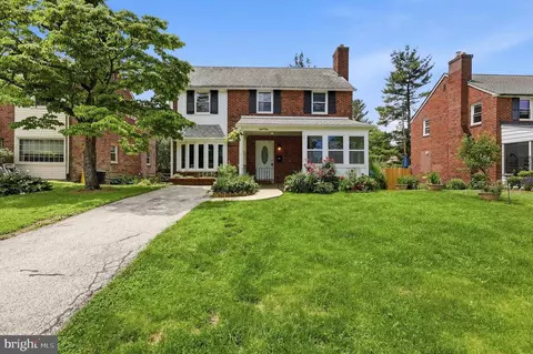 102 Rock Glen Rd, Wynnewood, PA 19096