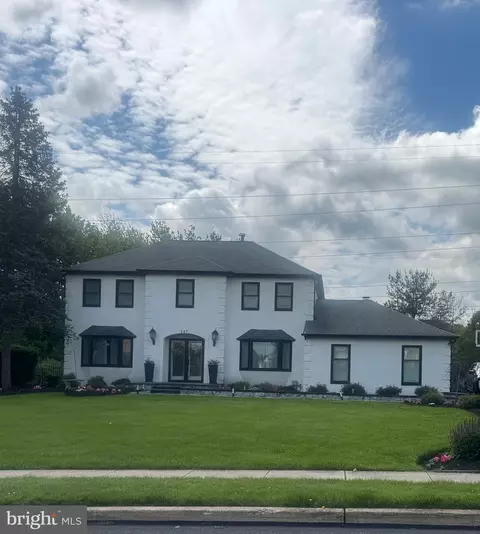 147 Gwynmont Dr, North Wales, PA 19454
