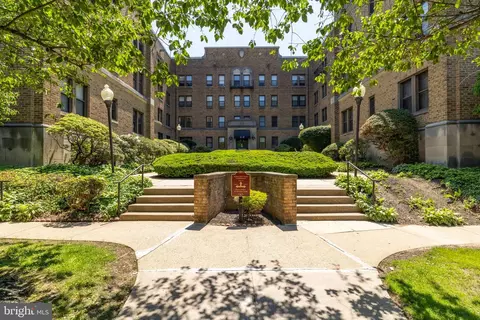900 Valley Rd #A202, Melrose Park, PA 19027