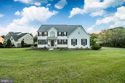 200 Devon Ln, Schwenksville, PA 19473